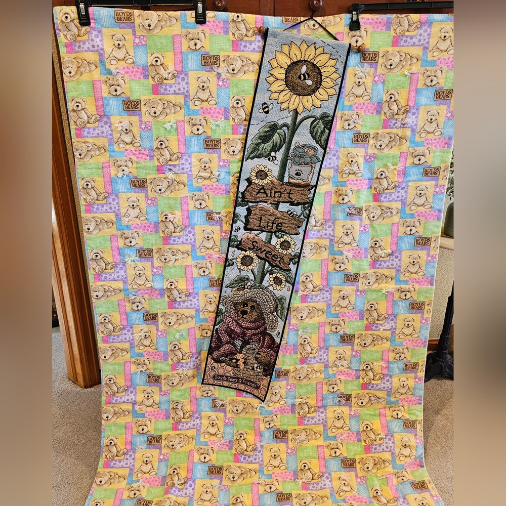 Boyd's Bears Handmade, Hand Tied Baby Blanket 41 X 58. With Wall Hanging Banner